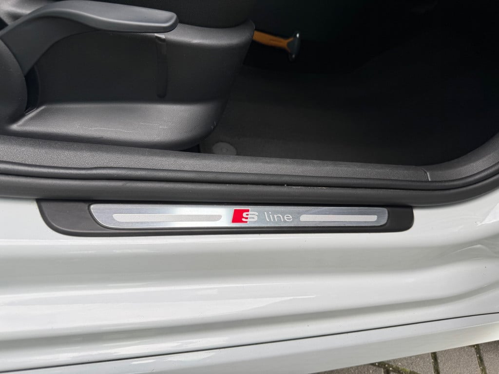 Audi A1 Sportback 1.0 tfsi s-line * navigatie * cruise control * nap