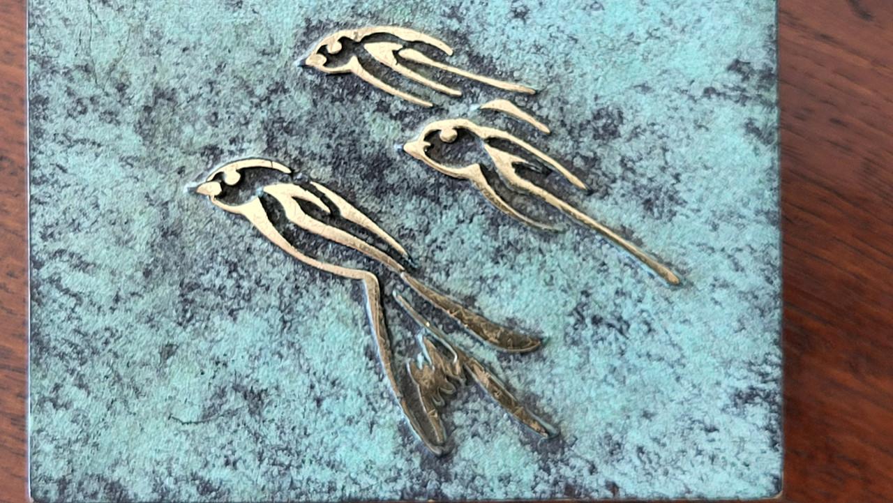 Brauerei Stauder Essen zwaar (bronzen?) doosje met zwaluw reliëf