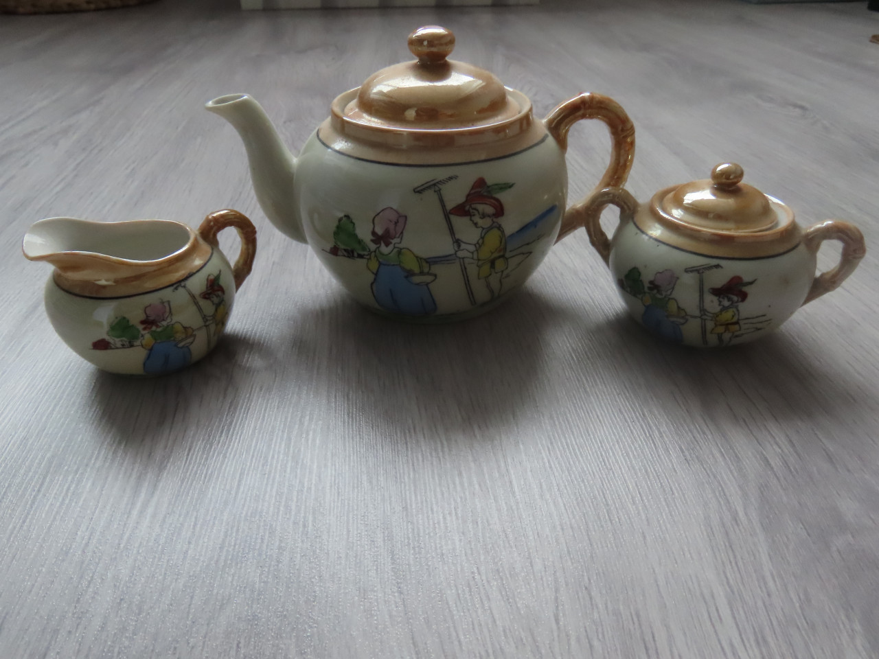Oud kinderserviesje
