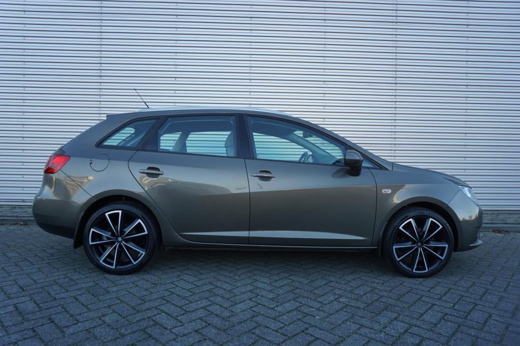 Seat Ibiza st 1.0 ecotsi style connect airco / navi / cruise / parkeersens.