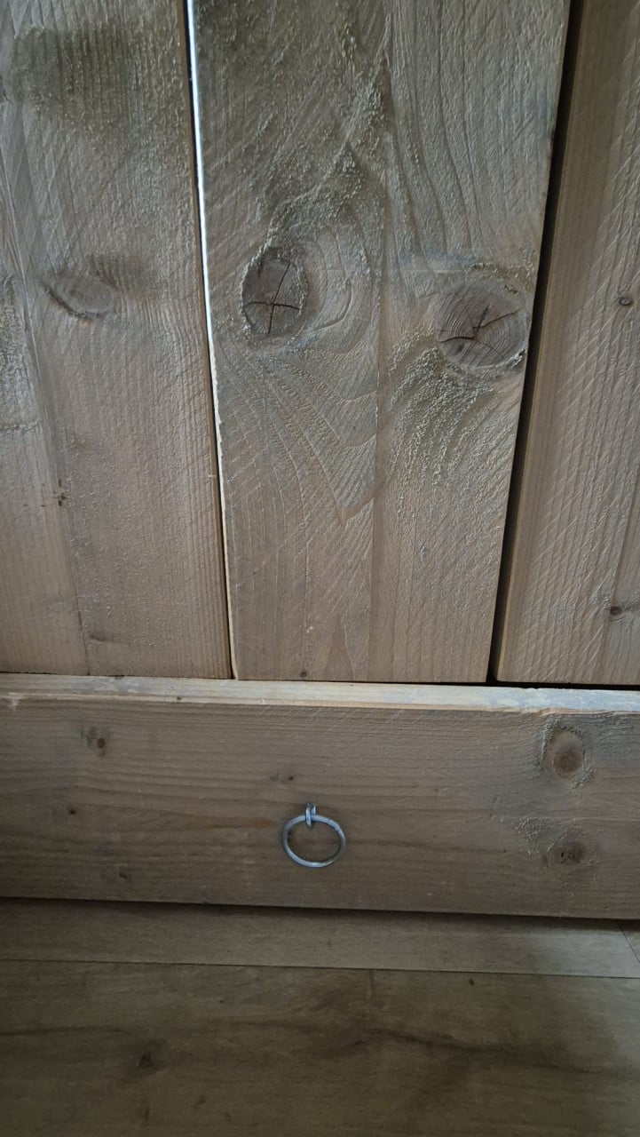 Stoer steigerhouten kinderbed met 3 slaapplekken!