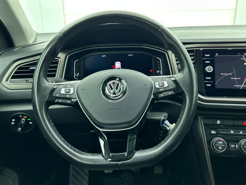 Volkswagen T-roc 1.0 tsi style | lmv | panorama dak | navigatie | parkeer s