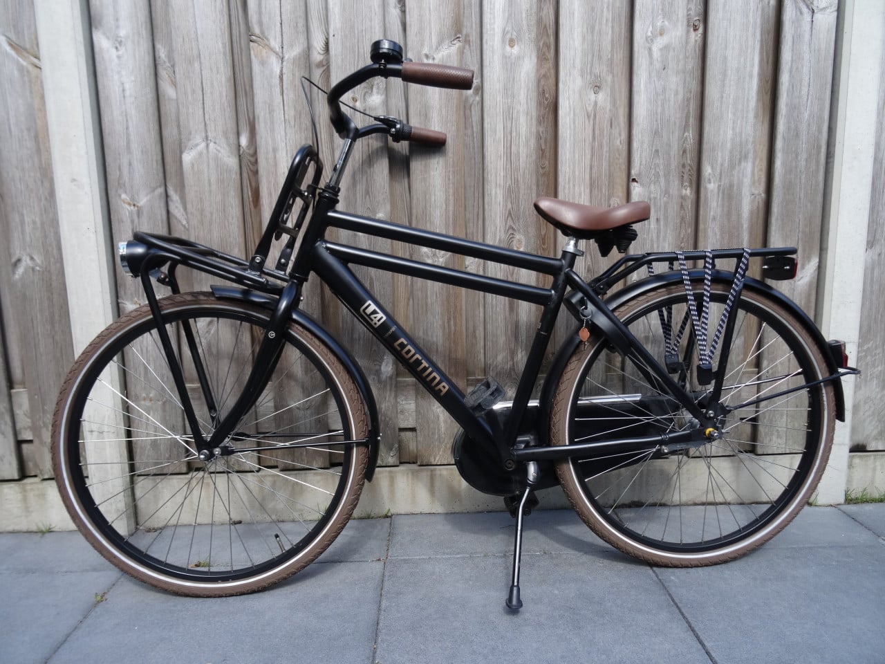 🚲 Cortina U4 Jongensfiets – 26 inch – 3 Versnellingen – Zwart 🖤