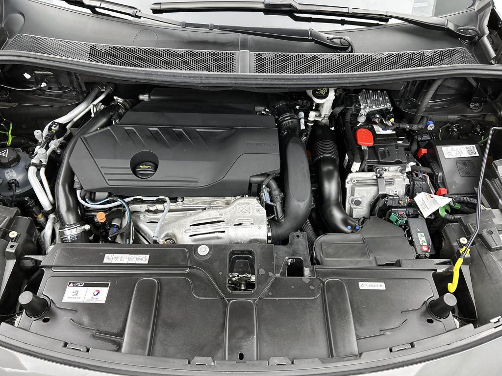 Peugeot 3008 plug-in hybrid 225pk automaat road trip | stoelverwarming | tr