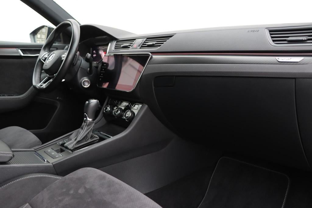 Skoda Superb combi 1.4 tsi iv sportline business 218pk dsg6