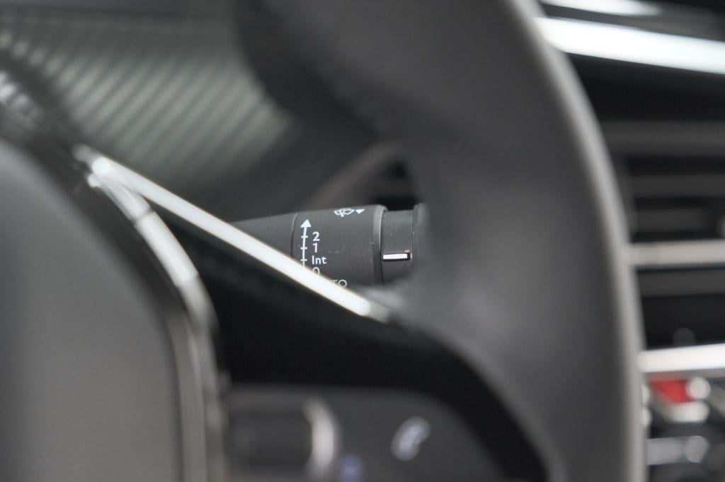 Peugeot 2008 puretech 100 allure | camera | navigatie | parkeersensoren | a