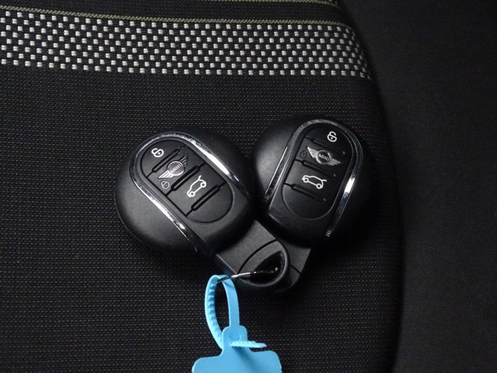 Mini Cooper mini 2.0 serious business 5-deurs | led | navi |18"