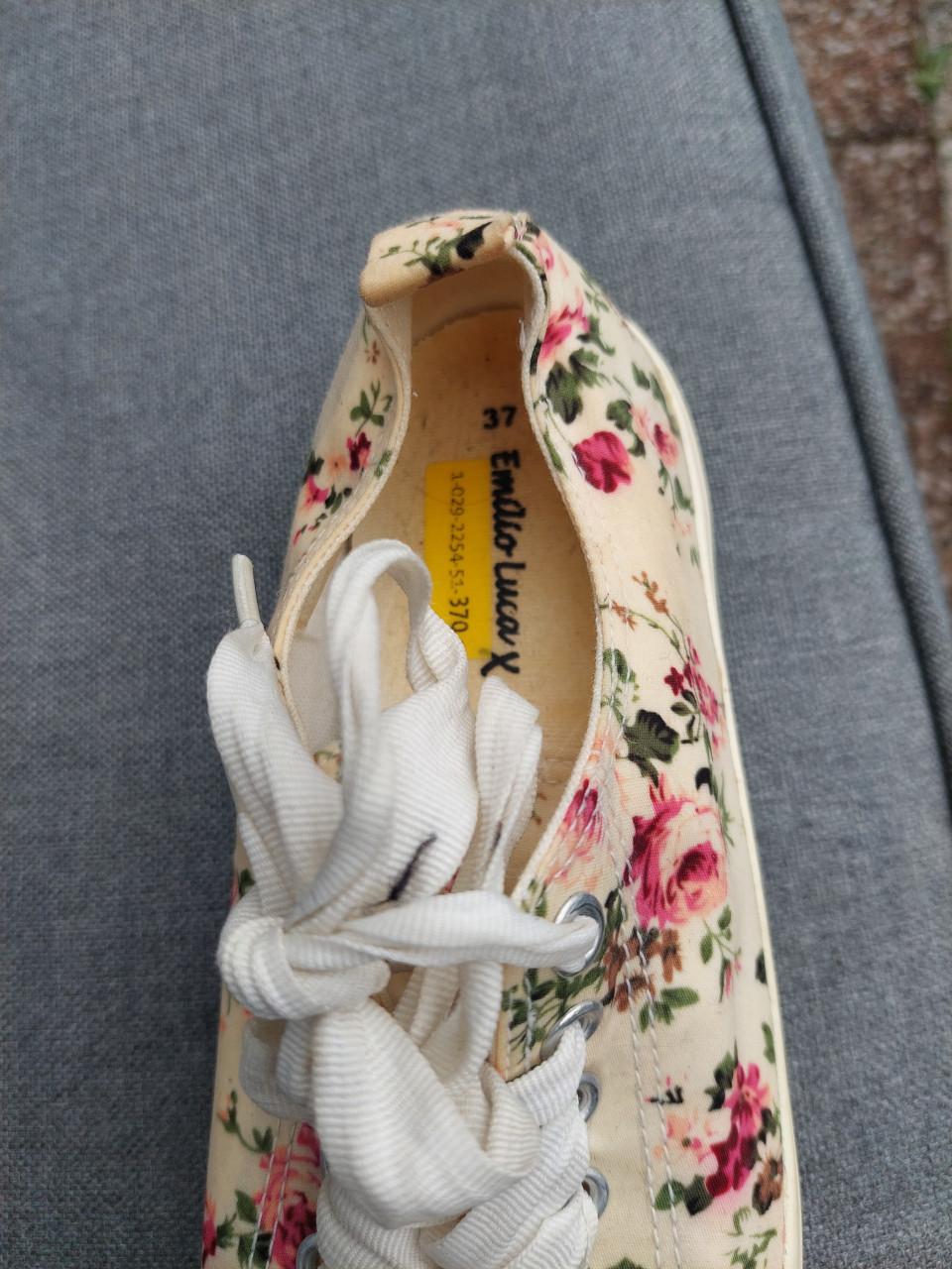 4 paar damessneakers mt 37 weg is weg!