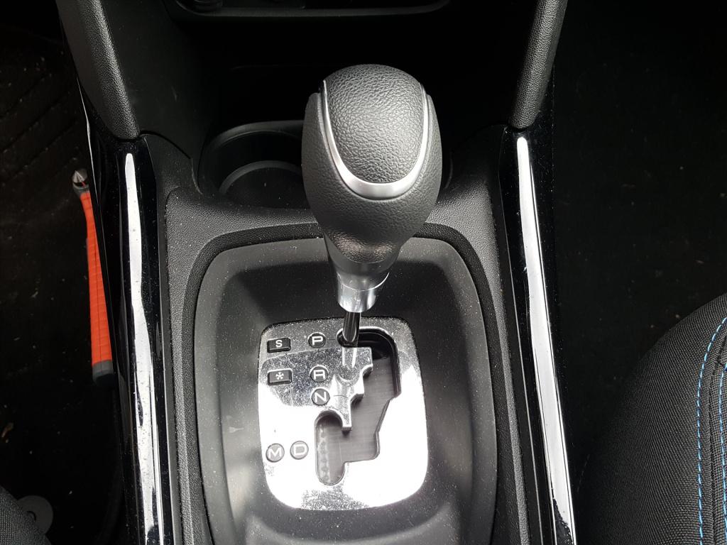 Peugeot 2008 1.2 puretech 110pk signature automaat eat6 navigatie | trekhaa