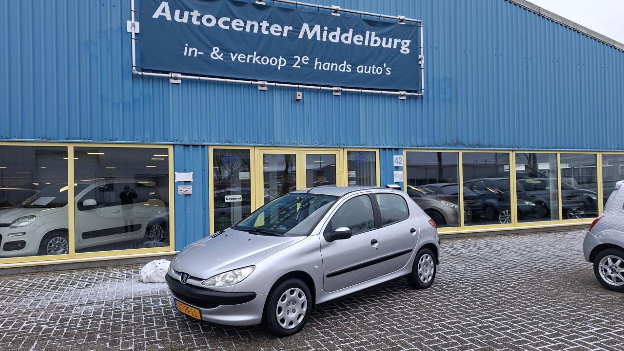 Peugeot 206 1.4 Pop Art 5deurs bj:2004 airco apk 2027 !!!