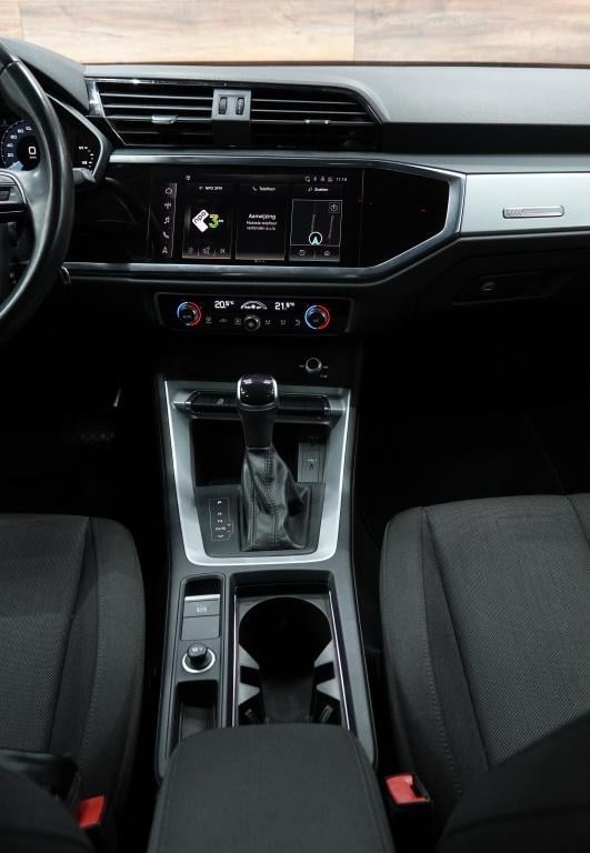 Audi Q3 35 tfsi | acc | carplay | pdc |