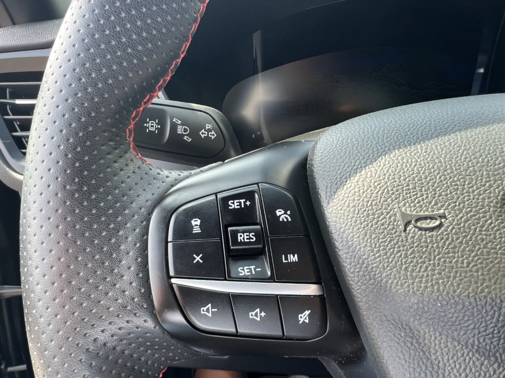 Ford Kuga 1.5 ecoboost 150pk 2wd st-line x , trekhaak , winterpack ,head up