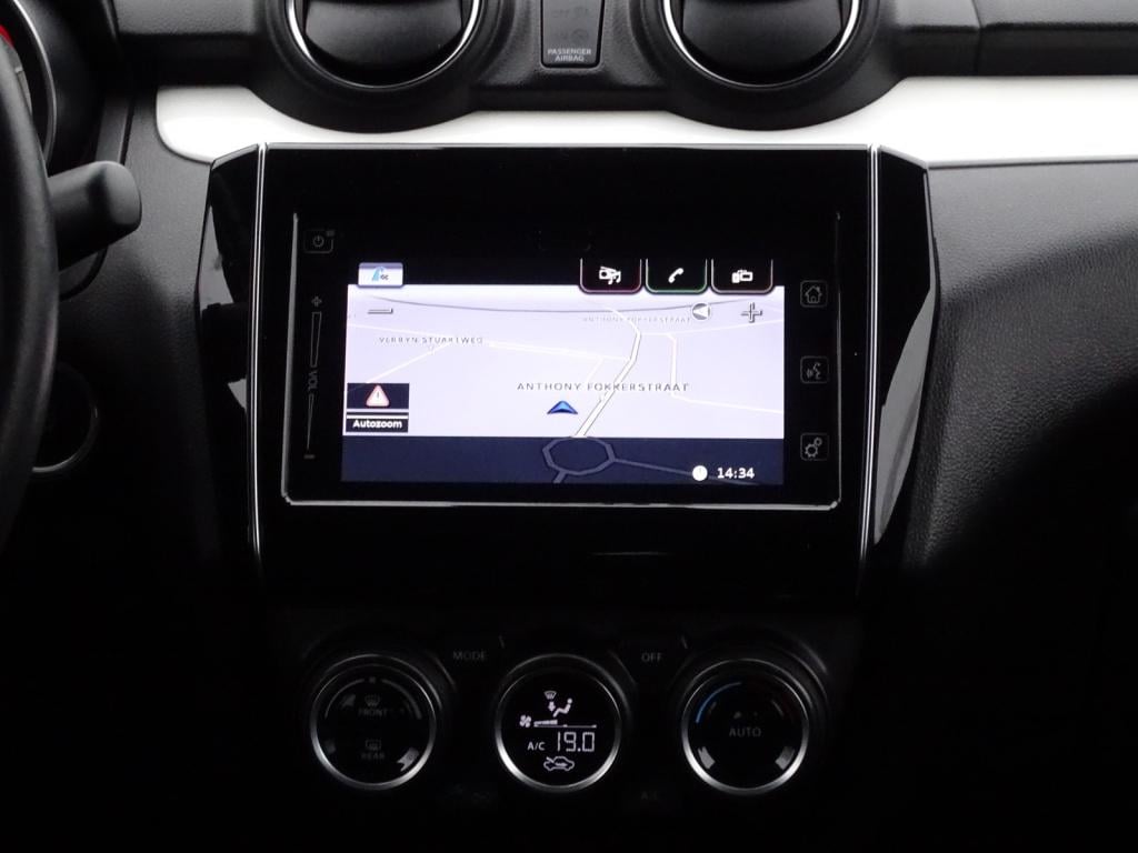 Suzuki Swift 1.0 stijl automaat | stoelverwarming | navi | bluetooth