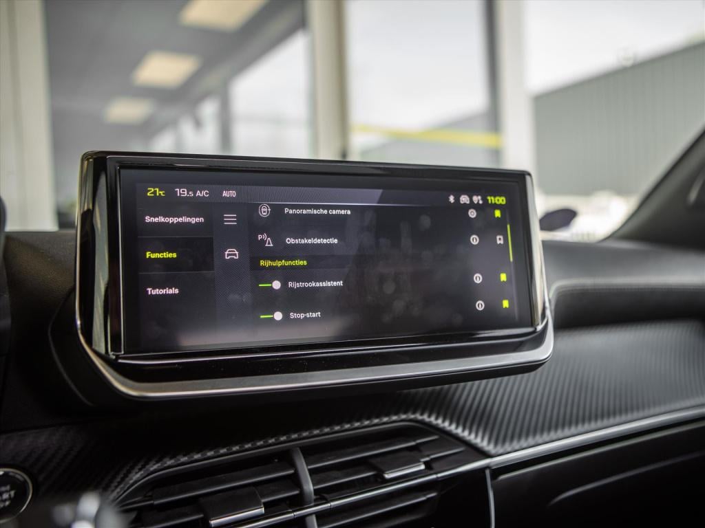 Peugeot 2008 1.2 hybrid 136pk e-dcs6 gt automaat | panoramadak | camera | n