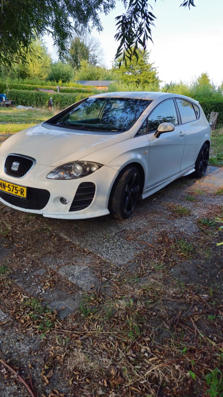 Seat Leon 2.0 TFSI 200PK | 6-bak | FR ombouw | APK 02-2027 | Opknapper
