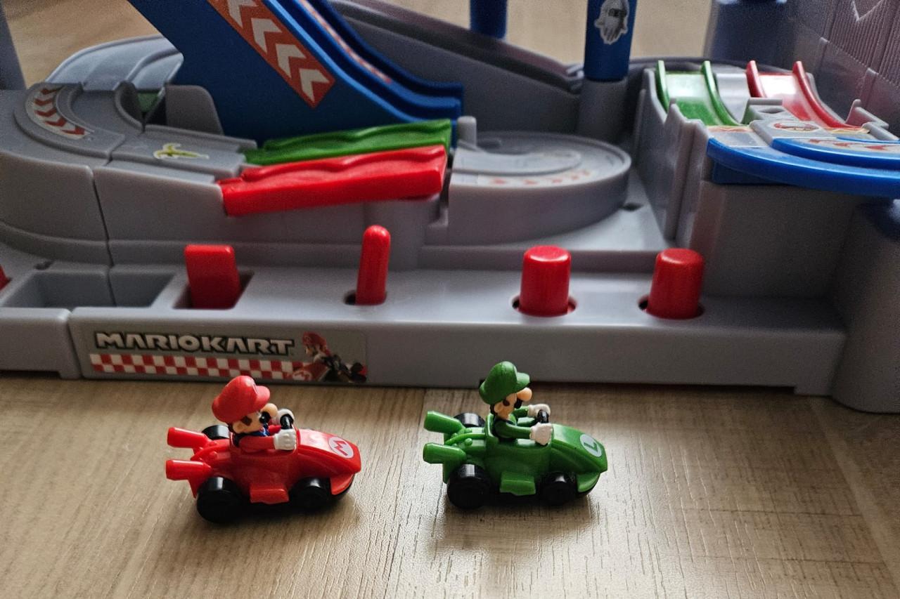 Super Mario Kart Racing DX Deluxe!