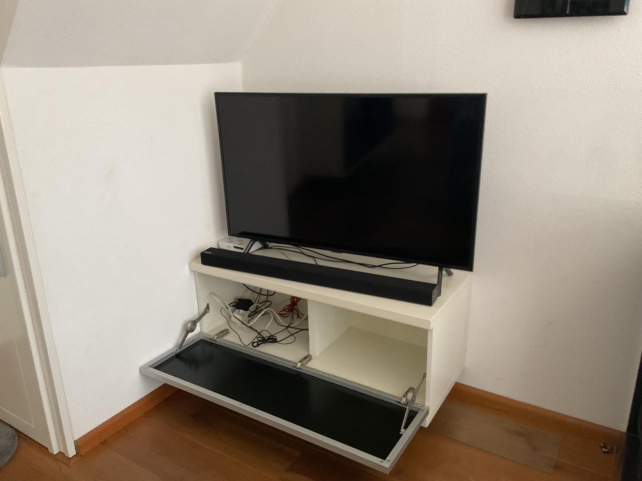 Hülsta kastenset: dressoir-vitrine en tv-kast