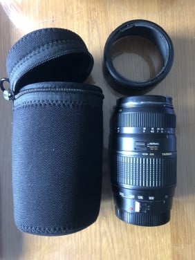 Zoomlens 70-300mm (+ zonnekap en draagtas )