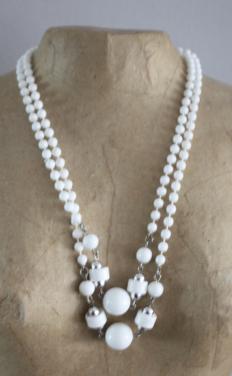Witte zilverkleur  dubbel  ketting