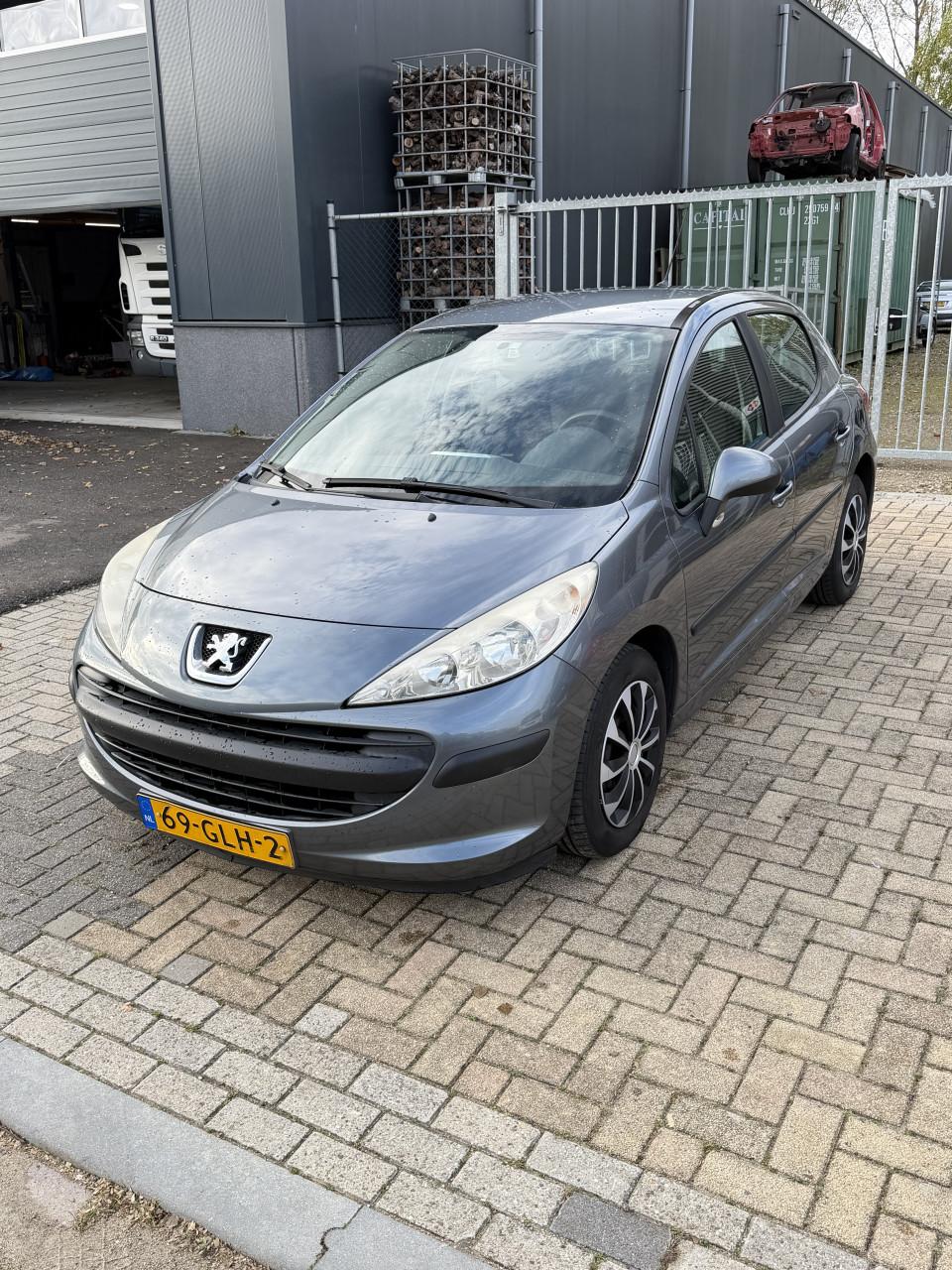 Peugeot 207 zuinige 1.4 VTI 5DRS 2008 met 160000KM Jaar APK