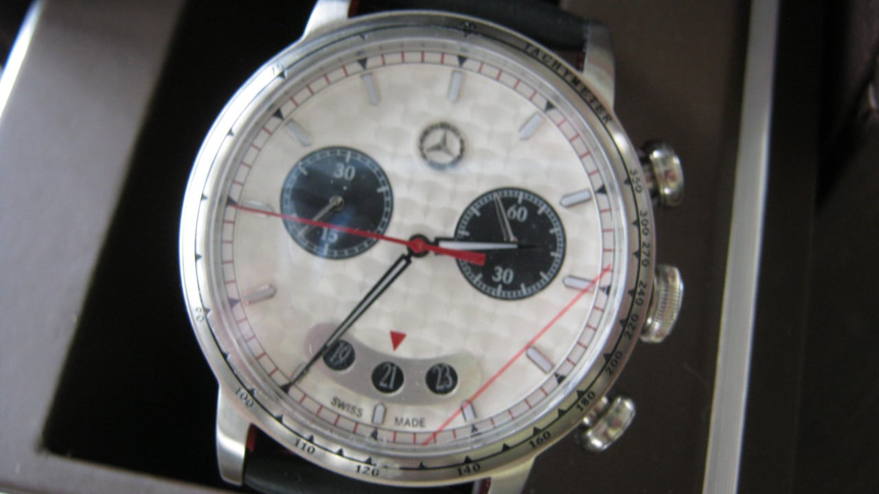 NIEUW MERCEDES HORLOGE VOOR DE HELFT MAG WEG VOOR 200 EURO