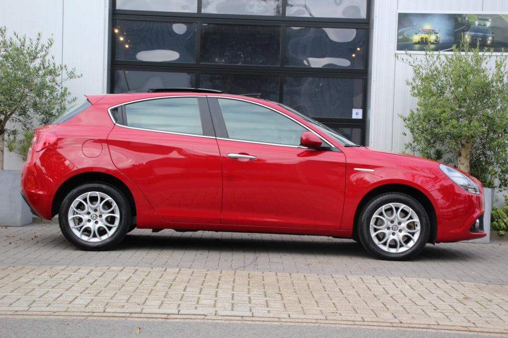 Alfa Romeo Giulietta 1.4 turbo multiair super - panorama dak - navi - stoel