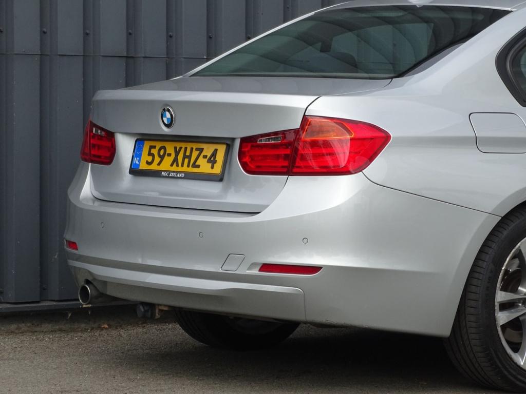BMW 3-serie 320i executive automaat | 18" | afn. trekhaak | bluetooth