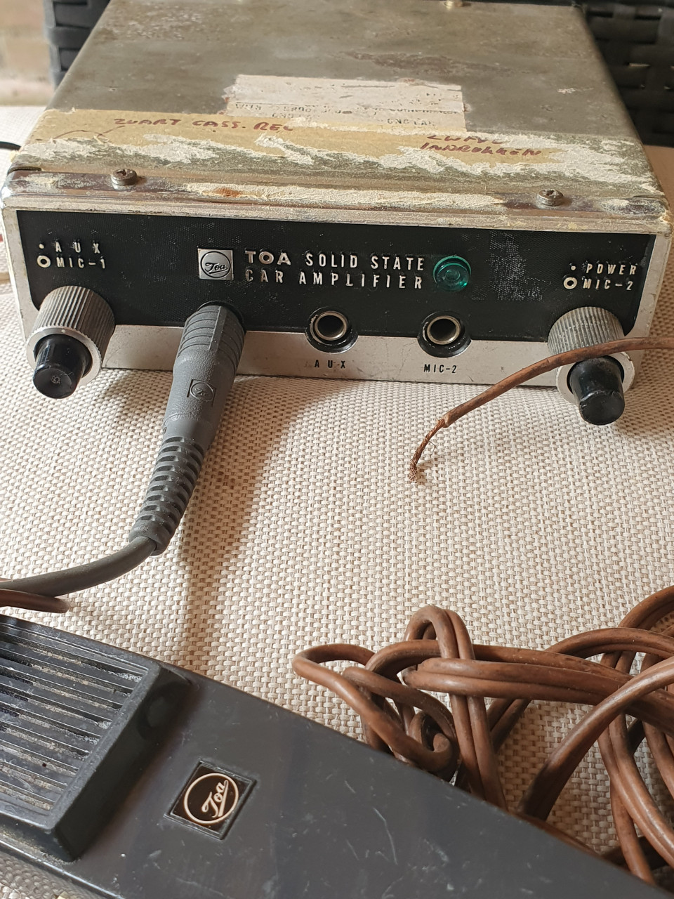 Zeldzame TOA solid state car amplifier CA 710 met microfoon...