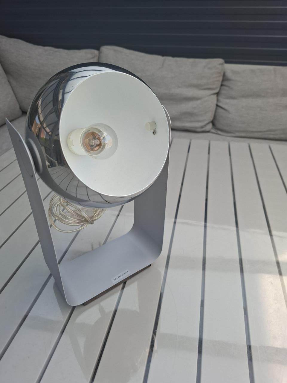 Mooie chroom Space age / eyeball tafellamp van Massive