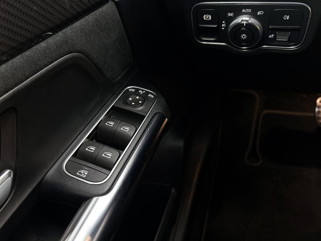 Mercedes-Benz Gla-klasse 200 business solution amg | sfeerverlichting | tre