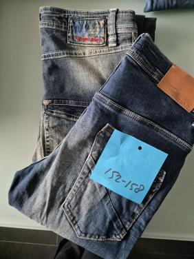 2 stuks Jeans maat 152/158
