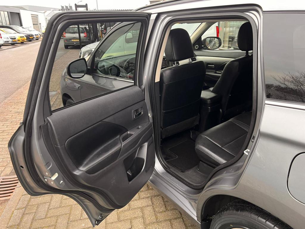 Mitsubishi Outlander 2.0 phev instyle