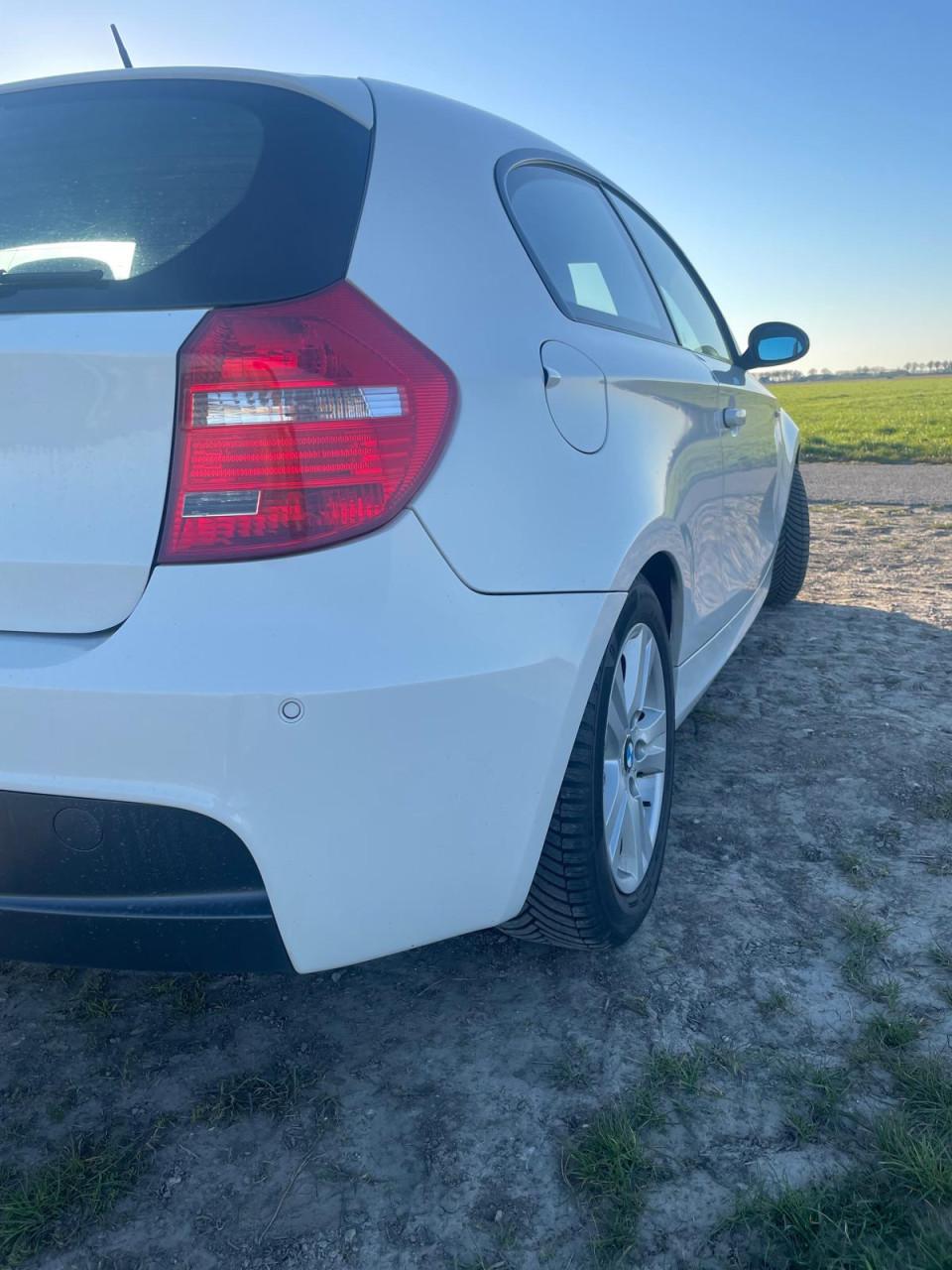 BMW 118i – APK 2027, veel onderhoud,direct rijden, nw banden