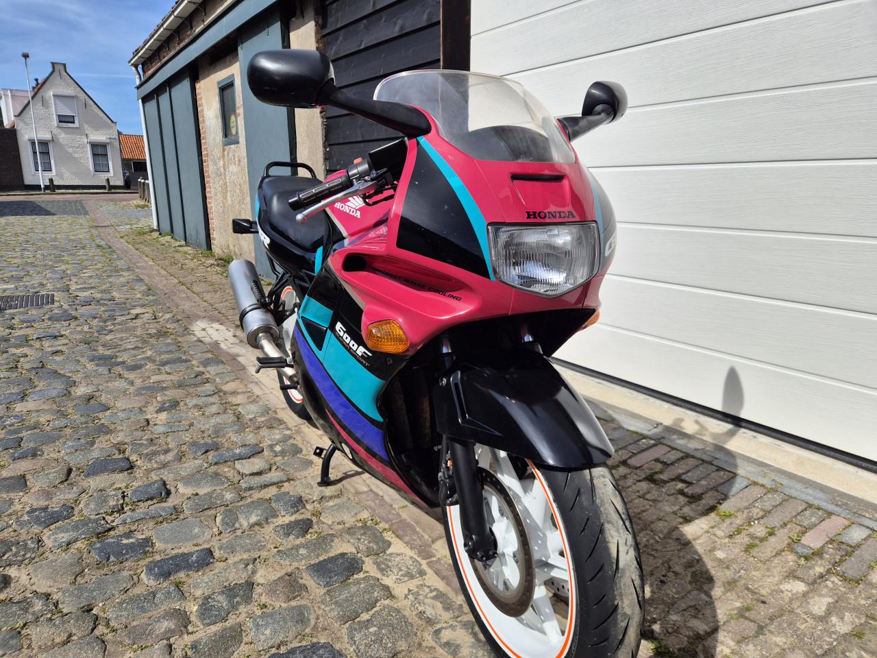 1991 Honda cbr 600 f2 (onderhoudsvrij)