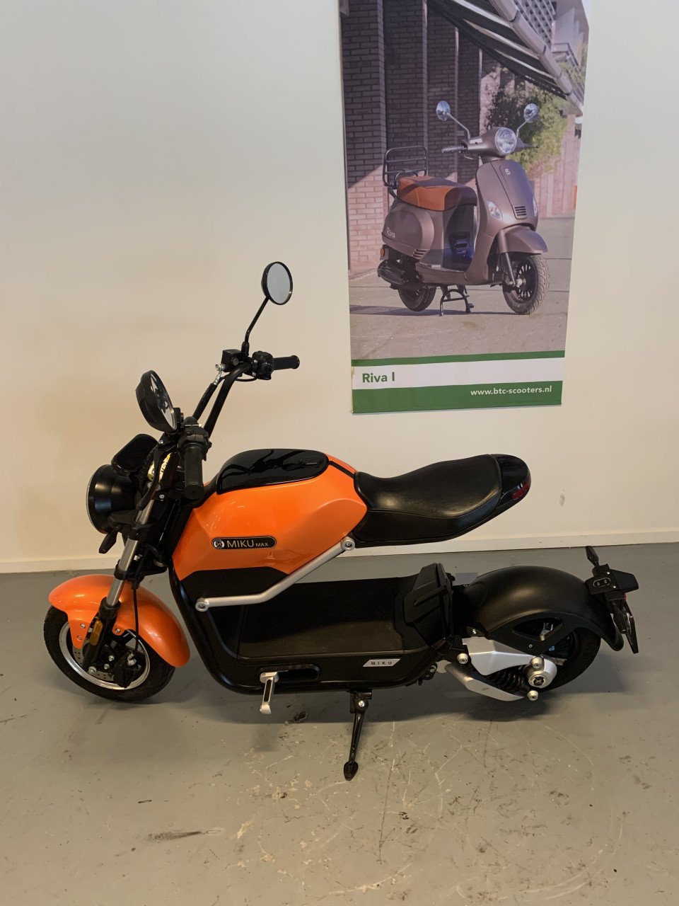 MIKU MAX 25KM NU 895,= RIJKLAAR