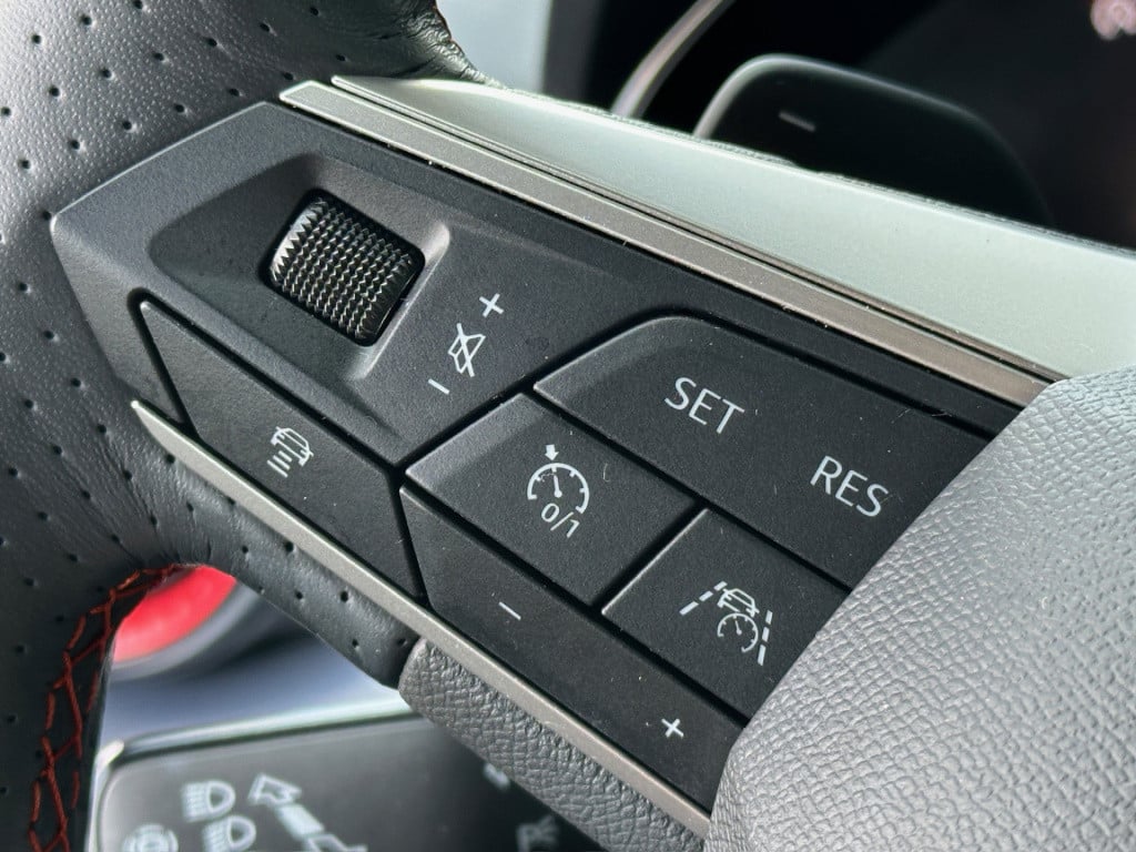Seat Ibiza 1.0 ecotsi 116pk dsg fr | led | 18 inch | camera | carplay | ada