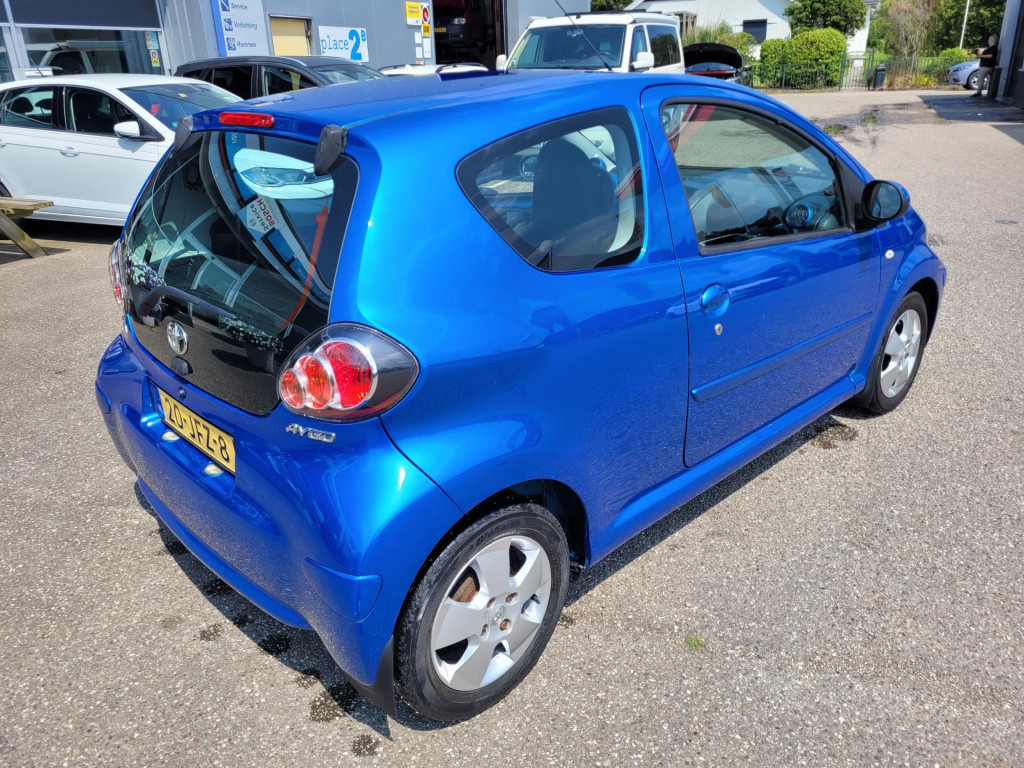 Toyota Aygo 1.0-12v dynamic blue airco
