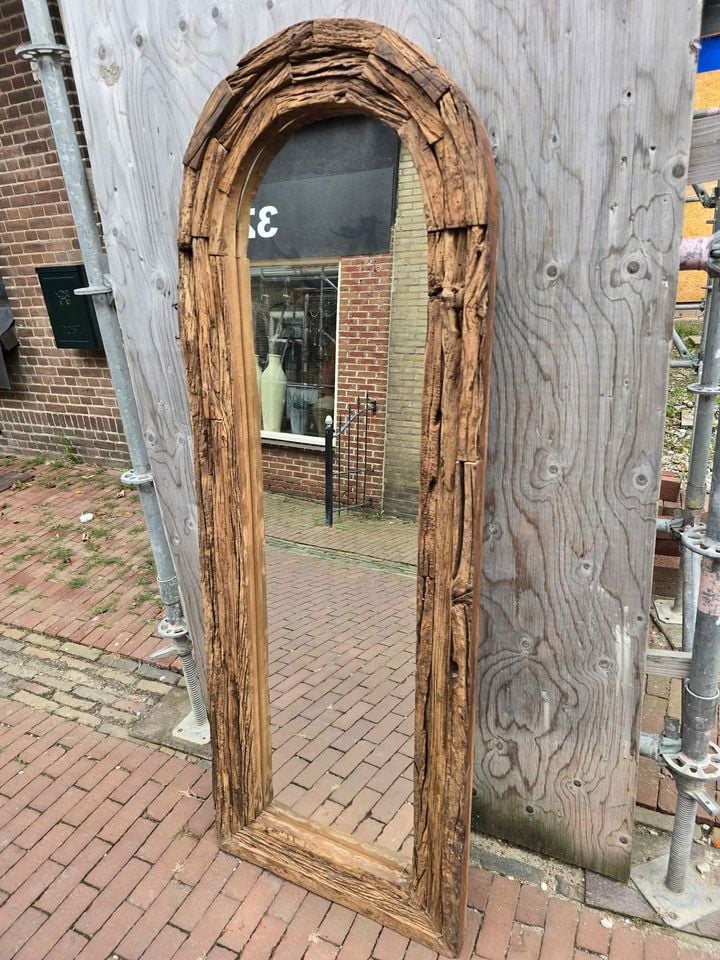 STOERE EN LANDELIJKE SPIEGELS VINDT U BIJ 3Z FACORY ARNEMUIDEN