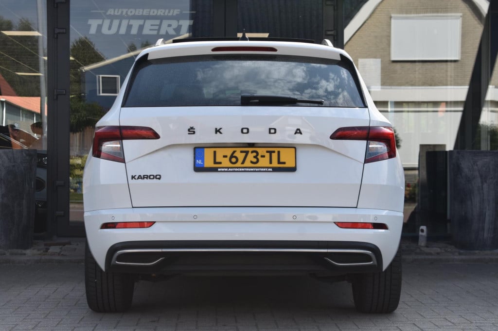 Skoda Karoq 1.5 tsi act sportline | panoramadak | canton | dealer onderhoud
