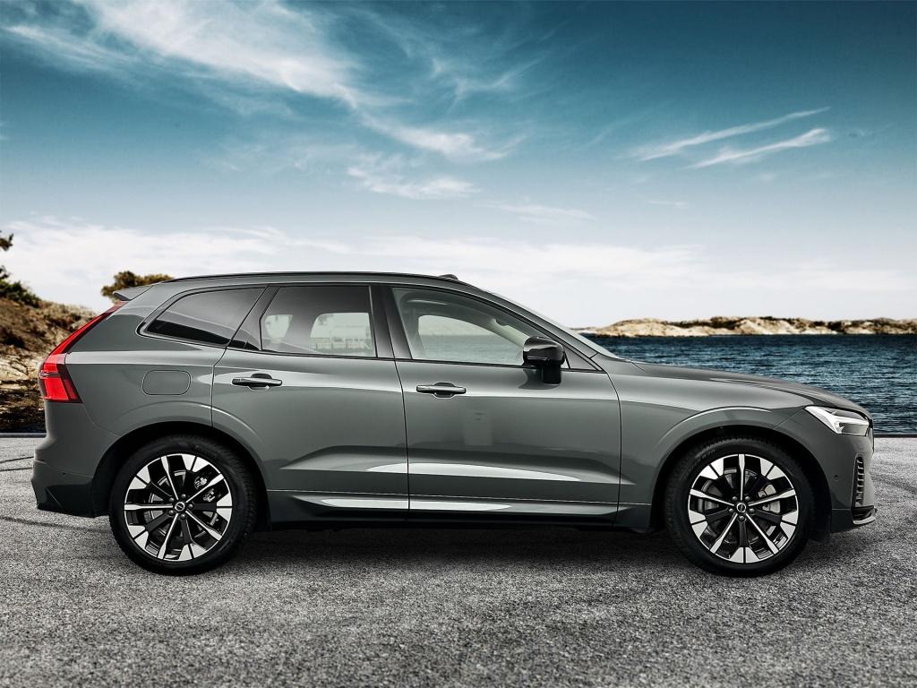 Volvo XC60 t6 398pk recharge ultra dark| luchtvering| 360camera| trekhaak