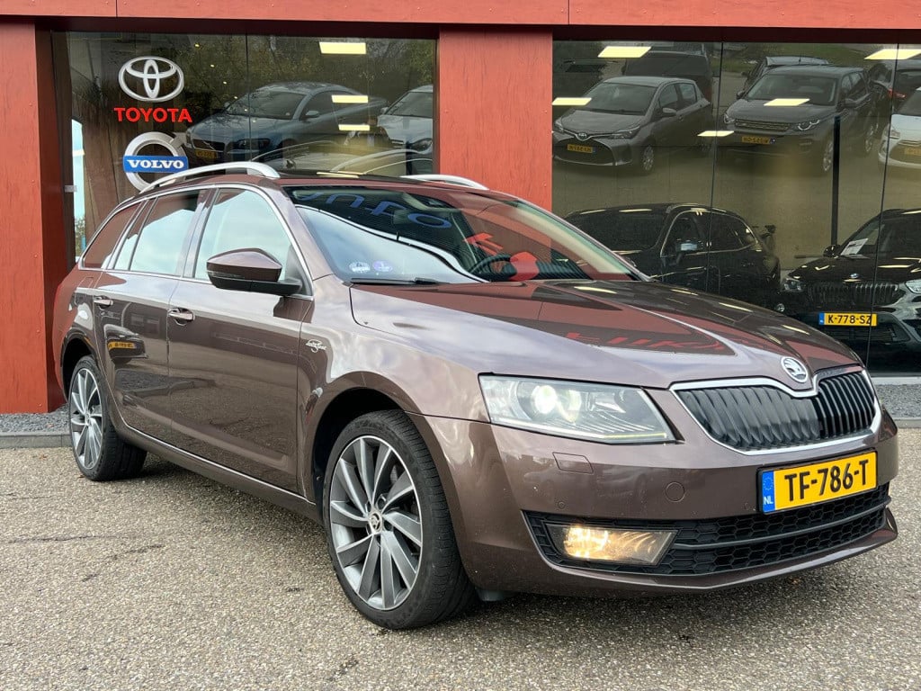 Skoda Octavia combi 1.8 tsi 4x4 laurin & klement | dsg | pano | trekhaak
