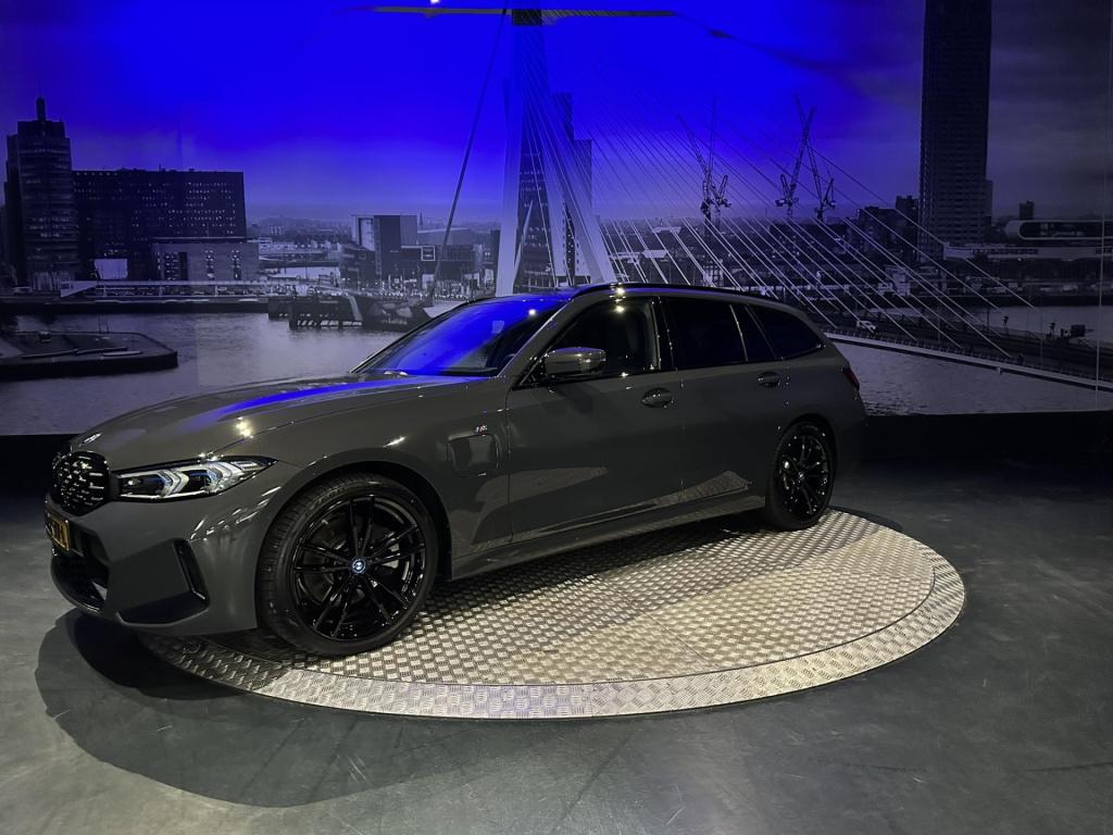 BMW 3-serie touring 330e *dravitgrau*pano*hud*trekhaak*