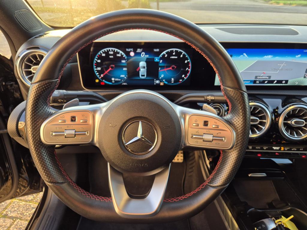 Mercedes-Benz A-Klasse 200 business solution amg