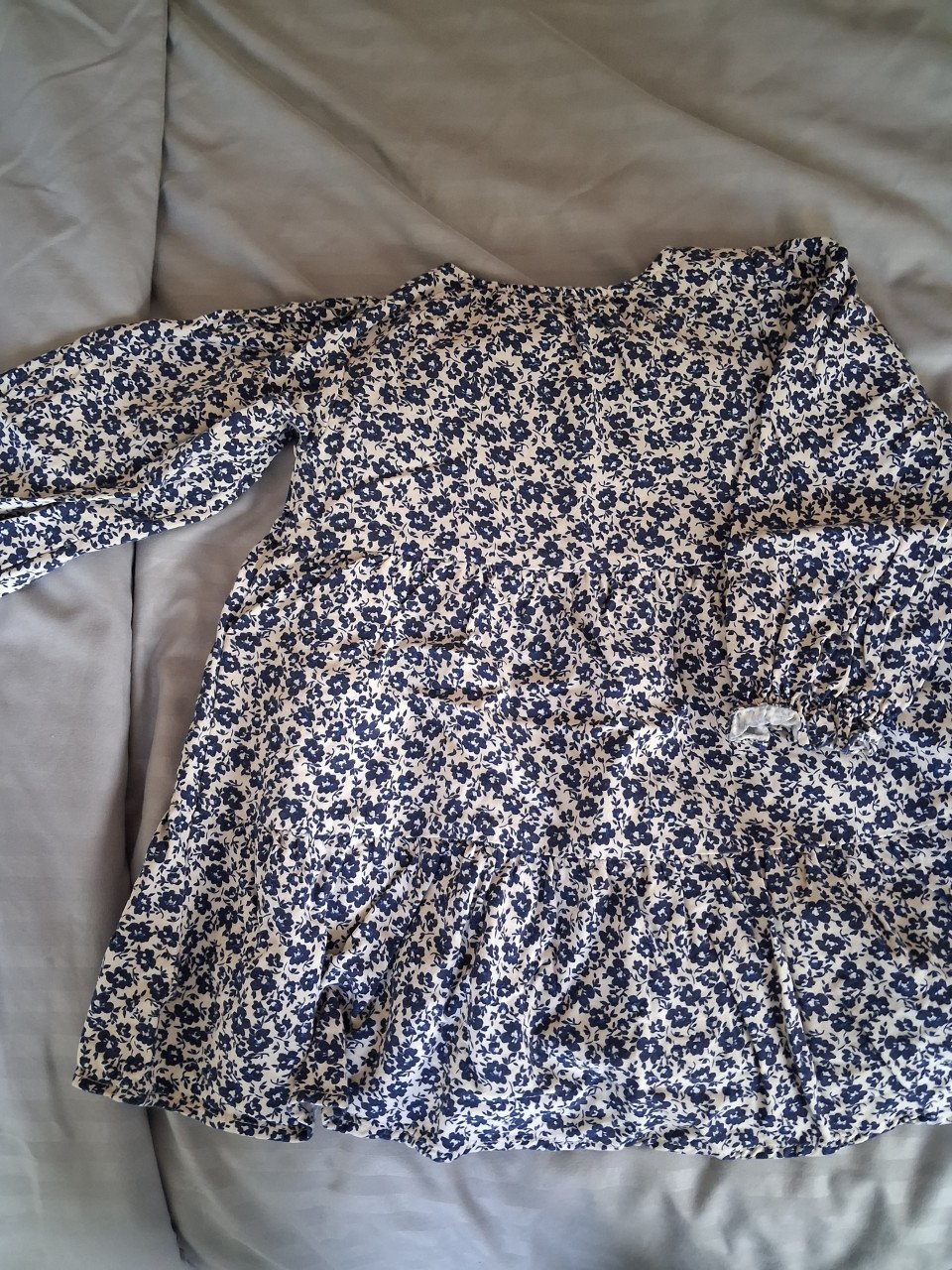 Jurkjes Zara maat 92, gebloemd.