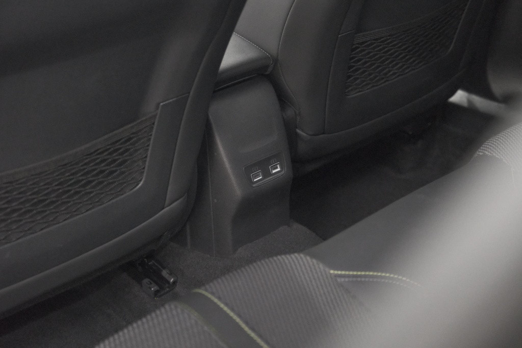 Peugeot 2008 puretech 130 eat8 gt | camera | apple carplay | parkeersensore