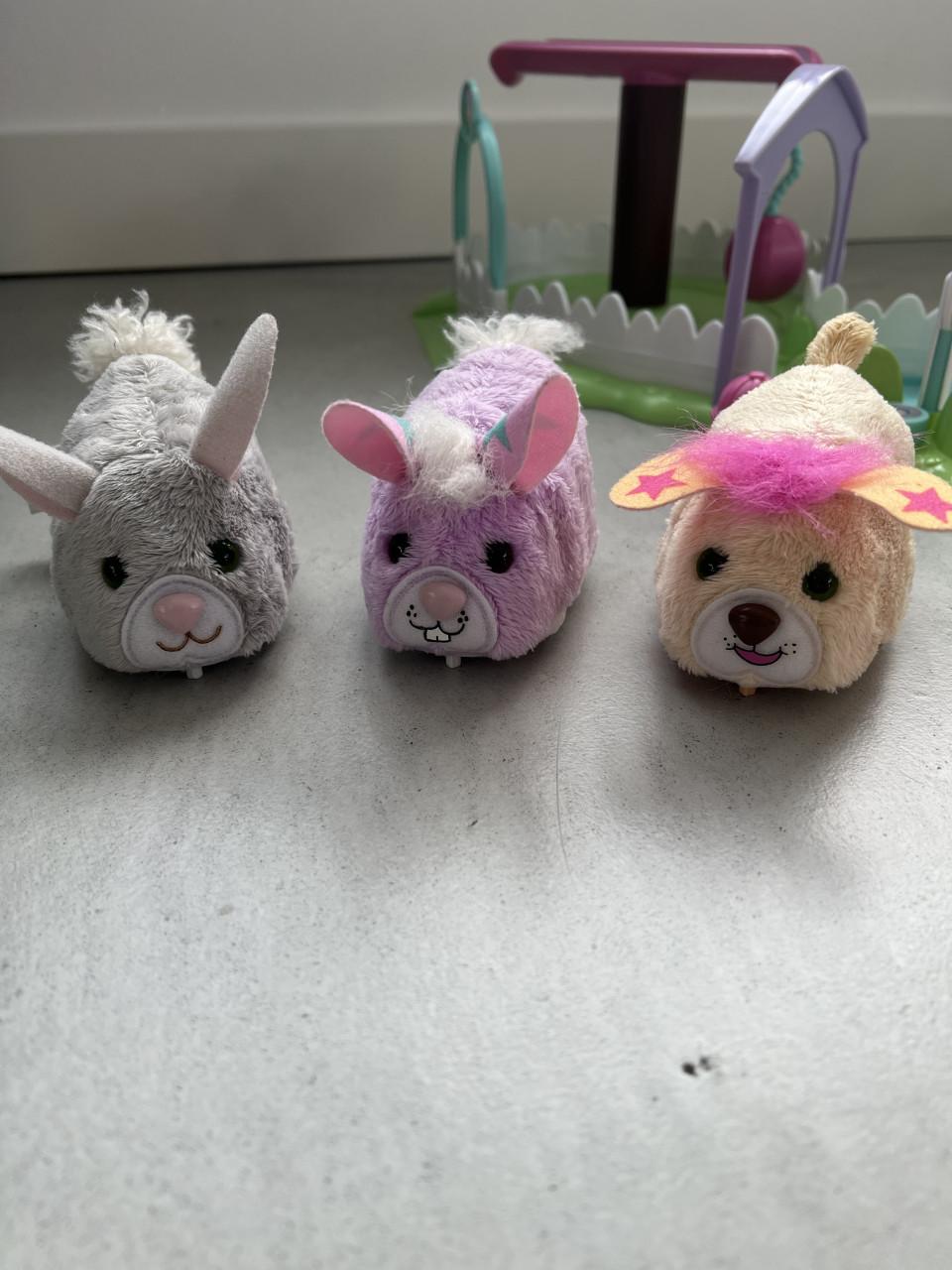 Te koop: Hasbro Furry Fernzies speelstad + Accesoires