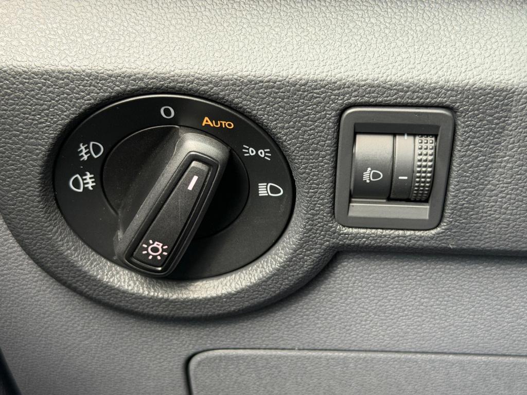 Volkswagen T-cross 1.0 tsi life | trekhaak | navi | adap. cruise | dode hoe