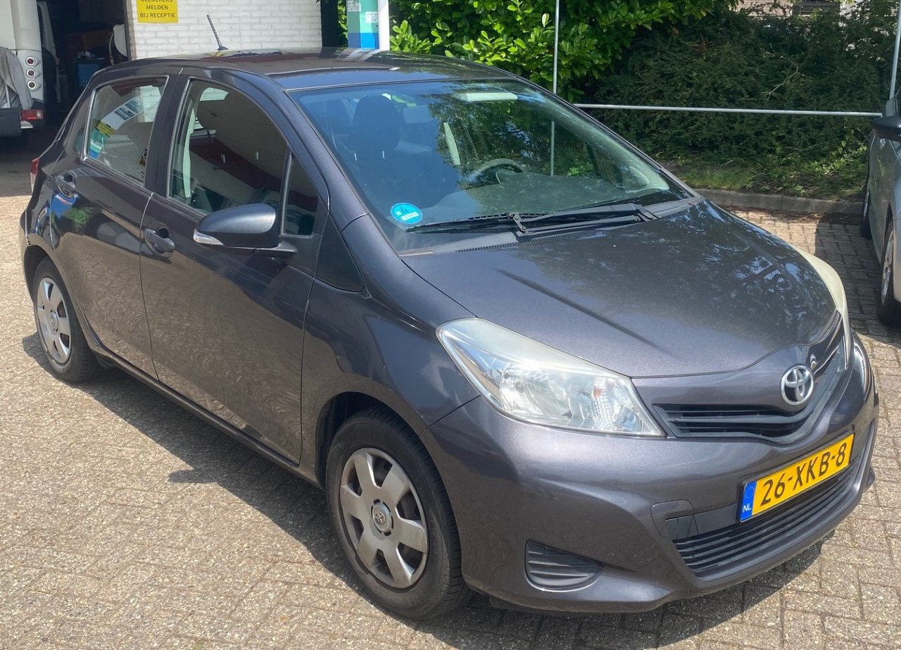 Toyota Yaris 1.0 VVT-i – Ruim en zuinig! Airco, jaar APK, beurt+3m gar