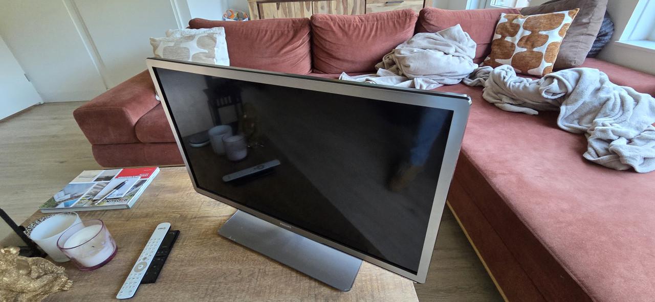 Philips 32 inch smart LED tv