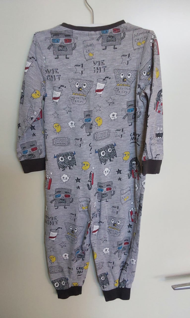 Onesie van het merk C&A in maat 98